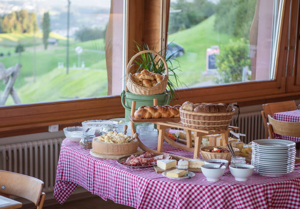 chaeser_zmorge_buffet-1500-hq.jpg chaeser_zmorge_buffet-1500-hq.jpg
